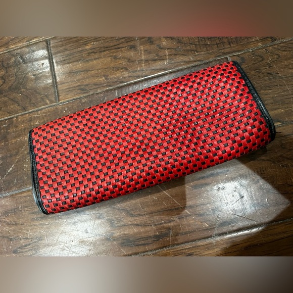 Stylish Red and Black Clutch - Picture 4 of 4